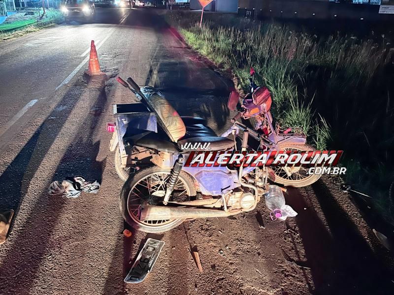 Colisão entre carro, bicicleta e triciclo deixou três pessoas feridas na RO 010 em Rolim de Moura Colisão entre carro, bicicleta e triciclo deixou três pessoas feridas na RO 010 em Rolim de Moura