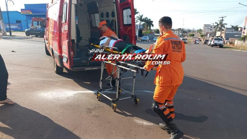 Condutora de moto ficou ferida ao ser atingida por carro nesta tarde em Rolim de Moura Condutora de moto ficou ferida ao ser atingida por carro nesta tarde em Rolim de Moura