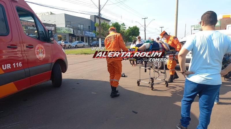 Condutora de moto foi socorrida após ser atingida por carro nesta manhã em Rolim de Moura; assista ao vídeo da colisão Condutora de moto foi socorrida após ser atingida por carro nesta manhã em Rolim de Moura; assista ao vídeo da colisão