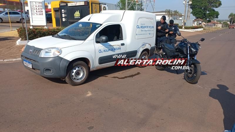Condutora de moto foi socorrida após ser atingida por carro nesta manhã em Rolim de Moura; assista ao vídeo da colisão Condutora de moto foi socorrida após ser atingida por carro nesta manhã em Rolim de Moura; assista ao vídeo da colisão