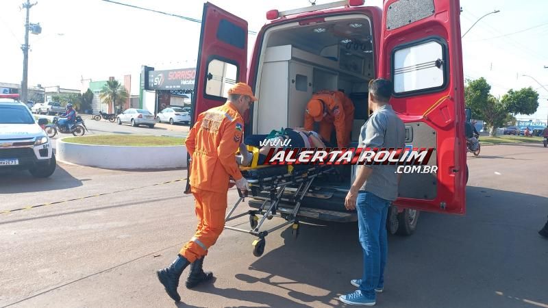 Condutora de moto foi socorrida após ser atingida por carro nesta manhã em Rolim de Moura; assista ao vídeo da colisão Condutora de moto foi socorrida após ser atingida por carro nesta manhã em Rolim de Moura; assista ao vídeo da colisão