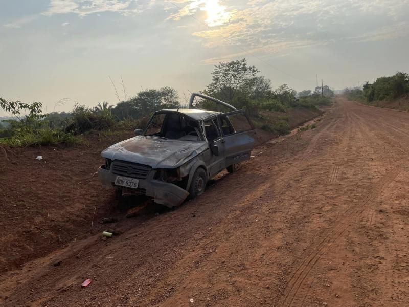 Motorista morreu após carro capotar em Nova Mamoré Motorista morreu após carro capotar em Nova Mamoré