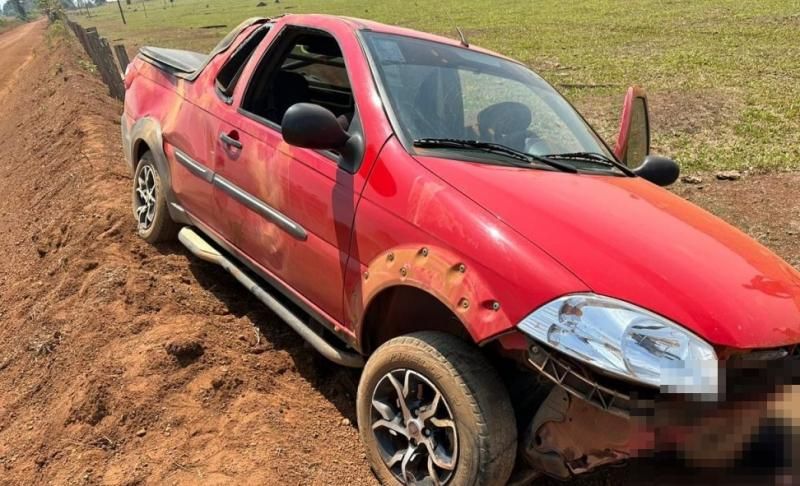 Mulher morreu após carro capotar e ela ser arremessada para fora do veículo, em São Francisco do Guaporé Mulher morreu após carro capotar e ela ser arremessada para fora do veículo, em São Francisco do Guaporé