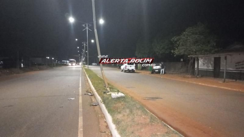 No quarto acidente do dia, idoso atingiu carro em poste de iluminação em Rolim de Moura No quarto acidente do dia, idoso atingiu carro em poste de iluminação em Rolim de Moura