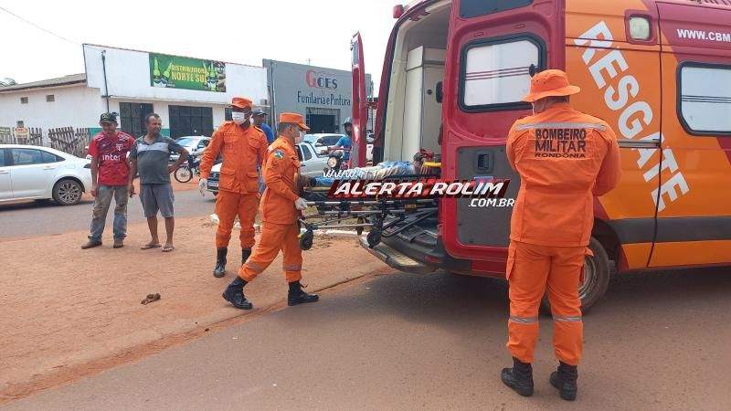 No terceiro acidente do dia, delivery foi socorrido pelos bombeiros após colisão entre motos, em Rolim de Moura No terceiro acidente do dia, delivery foi socorrido pelos bombeiros após colisão entre motos, em Rolim de Moura
