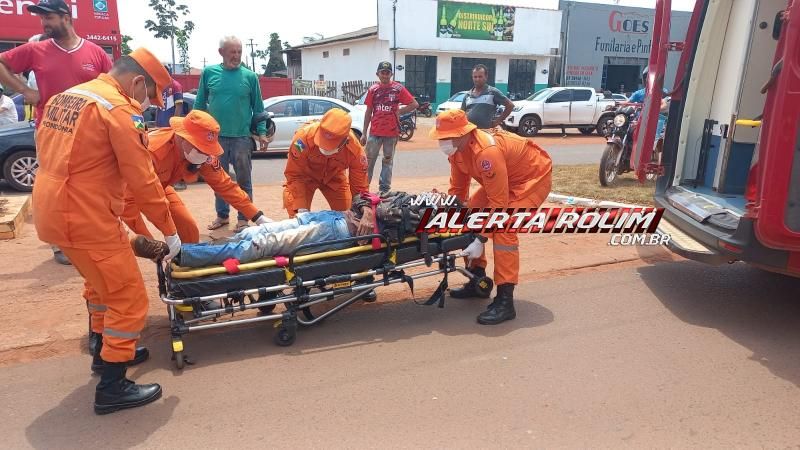 No terceiro acidente do dia, delivery foi socorrido pelos bombeiros após colisão entre motos, em Rolim de Moura No terceiro acidente do dia, delivery foi socorrido pelos bombeiros após colisão entre motos, em Rolim de Moura
