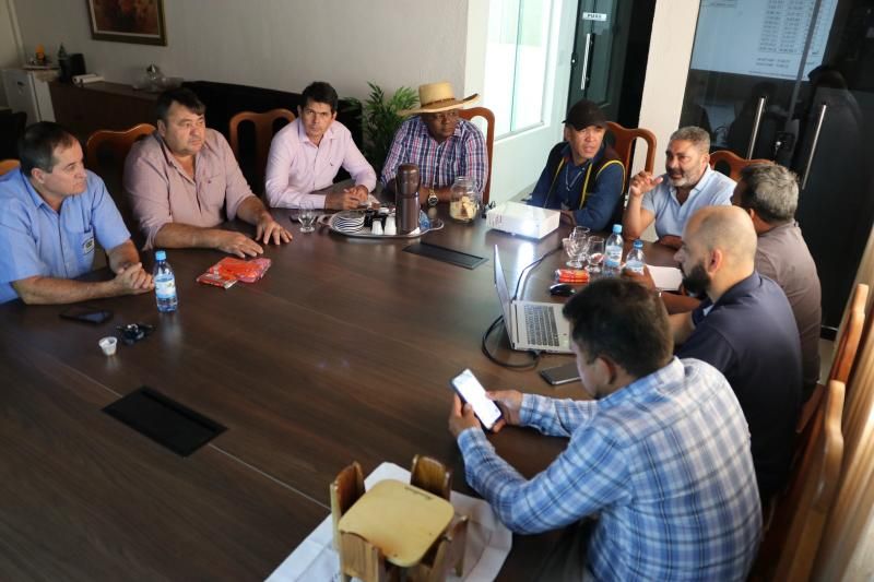 Prefeitura de Rolim de Moura pretende investir em energia solar para diminuir despesas com conta de luz elétrica Prefeitura de Rolim de Moura pretende investir em energia solar para diminuir despesas com conta de luz elétrica