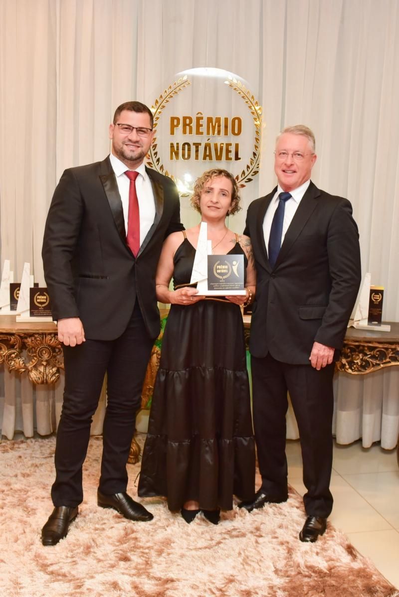 Prêmio Mulher e Prêmio Notável reuniu os melhores em Rolim de Moura; confira as fotos Prêmio Mulher e Prêmio Notável reuniu os melhores em Rolim de Moura; confira as fotos