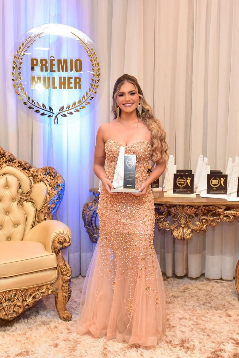 Prêmio Mulher e Prêmio Notável reuniu os melhores em Rolim de Moura; confira as fotos Prêmio Mulher e Prêmio Notável reuniu os melhores em Rolim de Moura; confira as fotos