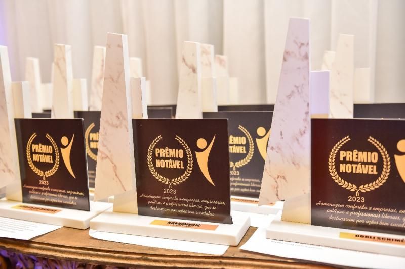 Prêmio Mulher e Prêmio Notável reuniu os melhores em Rolim de Moura; confira as fotos Prêmio Mulher e Prêmio Notável reuniu os melhores em Rolim de Moura; confira as fotos