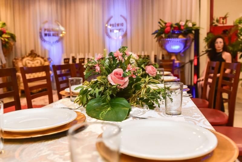 Prêmio Mulher e Prêmio Notável reuniu os melhores em Rolim de Moura; confira as fotos Prêmio Mulher e Prêmio Notável reuniu os melhores em Rolim de Moura; confira as fotos