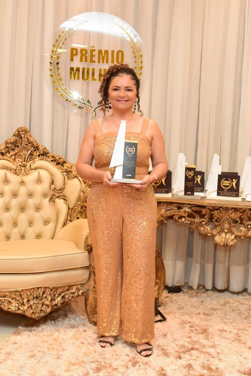 Prêmio Mulher e Prêmio Notável reuniu os melhores em Rolim de Moura; confira as fotos Prêmio Mulher e Prêmio Notável reuniu os melhores em Rolim de Moura; confira as fotos