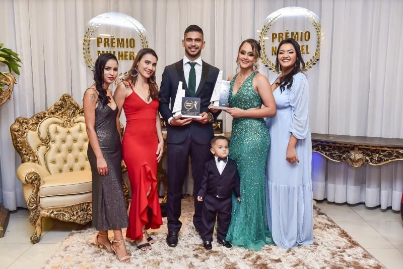 Prêmio Mulher e Prêmio Notável reuniu os melhores em Rolim de Moura; confira as fotos Prêmio Mulher e Prêmio Notável reuniu os melhores em Rolim de Moura; confira as fotos