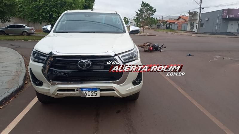 Primeiro acidente de trânsito do dia deixou motociclista com fratura exposta na perna, em Rolim de Moura Primeiro acidente de trânsito do dia deixou motociclista com fratura exposta na perna, em Rolim de Moura
