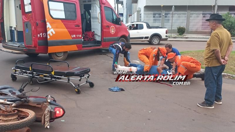 Primeiro acidente de trânsito do dia deixou motociclista com fratura exposta na perna, em Rolim de Moura Primeiro acidente de trânsito do dia deixou motociclista com fratura exposta na perna, em Rolim de Moura