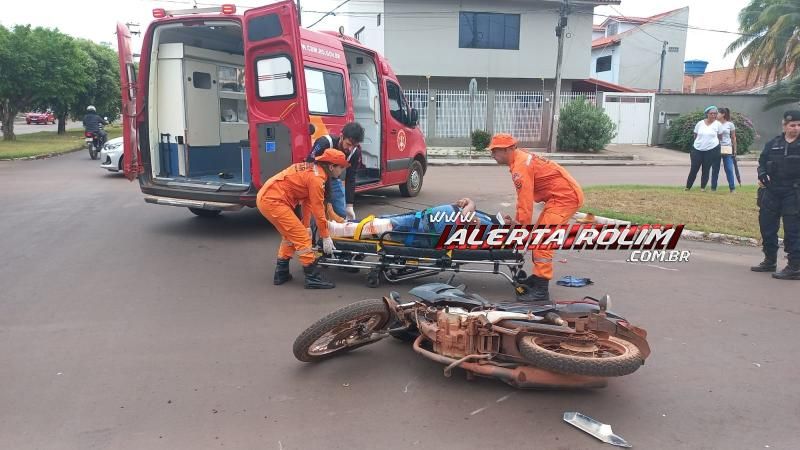 Primeiro acidente de trânsito do dia deixou motociclista com fratura exposta na perna, em Rolim de Moura Primeiro acidente de trânsito do dia deixou motociclista com fratura exposta na perna, em Rolim de Moura