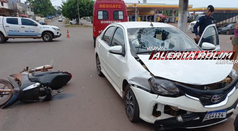 Segundo acidente de trânsito do dia deixou mulher com fratura na perna, em Rolim de Moura Segundo acidente de trânsito do dia deixou mulher com fratura na perna, em Rolim de Moura