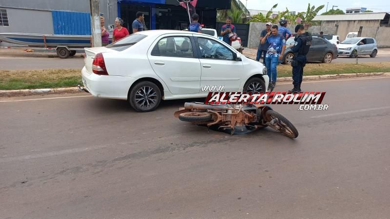 Segundo acidente de trânsito do dia deixou mulher com fratura na perna, em Rolim de Moura Segundo acidente de trânsito do dia deixou mulher com fratura na perna, em Rolim de Moura