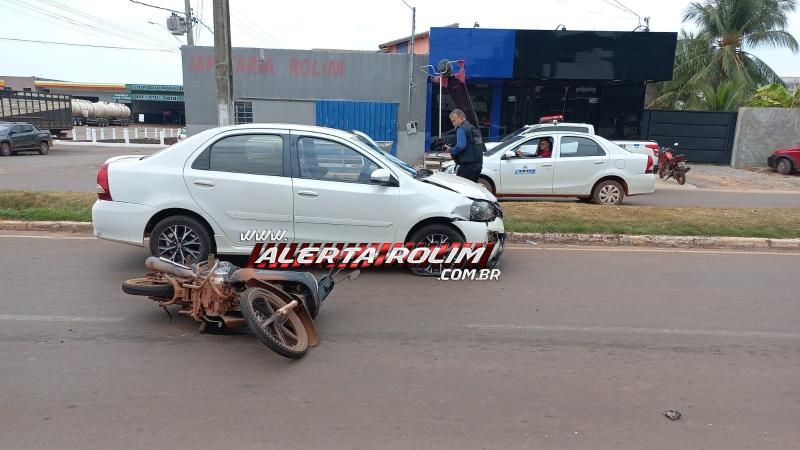 Segundo acidente de trânsito do dia deixou mulher com fratura na perna, em Rolim de Moura Segundo acidente de trânsito do dia deixou mulher com fratura na perna, em Rolim de Moura