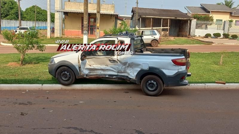 Colisão entre dois carros foi registrada nesta manhã em Rolim de Moura Colisão entre dois carros foi registrada nesta manhã em Rolim de Moura