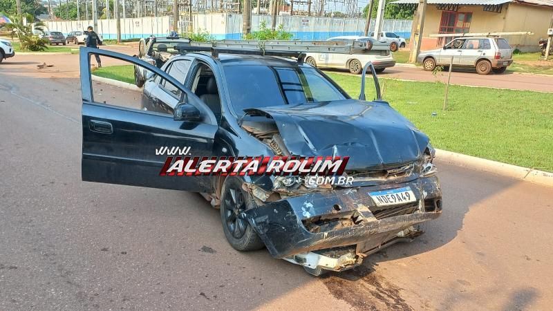 Colisão entre dois carros foi registrada nesta manhã em Rolim de Moura Colisão entre dois carros foi registrada nesta manhã em Rolim de Moura