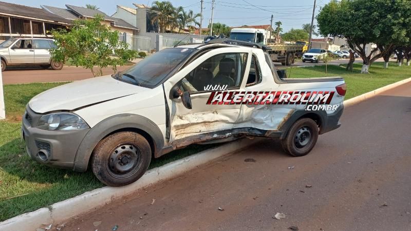 Colisão entre dois carros foi registrada nesta manhã em Rolim de Moura Colisão entre dois carros foi registrada nesta manhã em Rolim de Moura