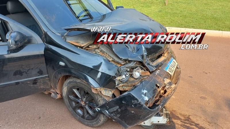 Colisão entre dois carros foi registrada nesta manhã em Rolim de Moura Colisão entre dois carros foi registrada nesta manhã em Rolim de Moura