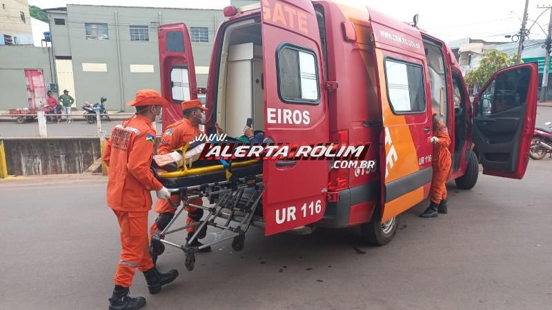 Vítimas sofreram fraturas nas pernas em acidente de trânsito nesta manhã no Centro de Rolim de Moura Vítimas sofreram fraturas nas pernas em acidente de trânsito nesta manhã no Centro de Rolim de Moura