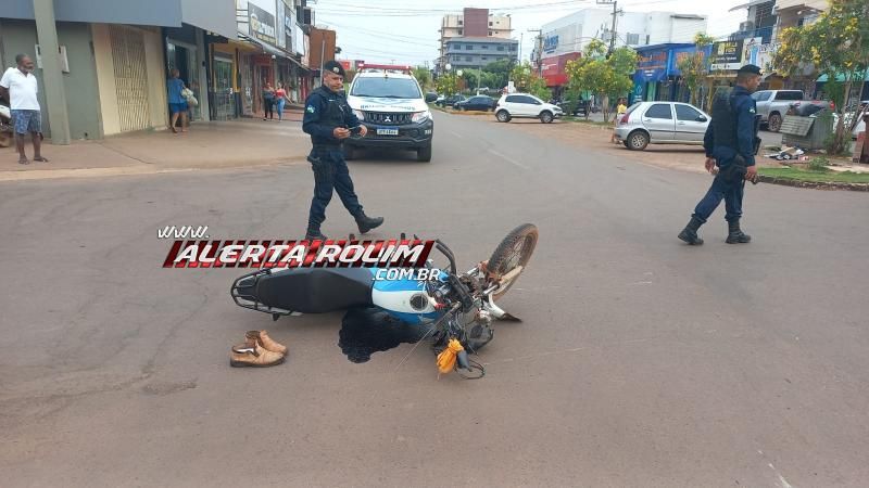 Vítimas sofreram fraturas nas pernas em acidente de trânsito nesta manhã no Centro de Rolim de Moura Vítimas sofreram fraturas nas pernas em acidente de trânsito nesta manhã no Centro de Rolim de Moura
