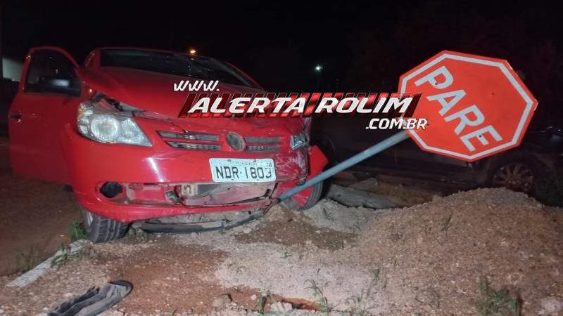 Acidente de trânsito envolvendo dois carros foi registrado em cruzamento do bairro Jequitibá, em Rolim de Moura Acidente de trânsito envolvendo dois carros foi registrado em cruzamento do bairro Jequitibá, em Rolim de Moura
