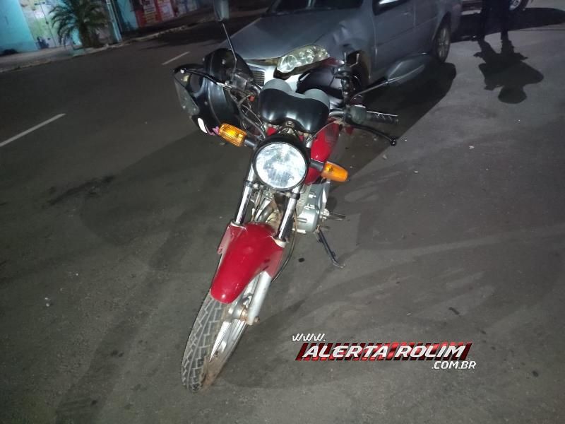 Acidente envolvendo carro e moto foi registrado durante essa madrugada em Rolim de Moura Acidente envolvendo carro e moto foi registrado durante essa madrugada em Rolim de Moura