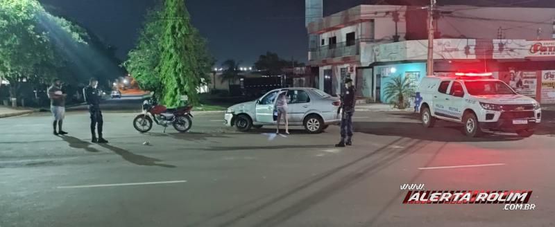 Acidente envolvendo carro e moto foi registrado durante essa madrugada em Rolim de Moura Acidente envolvendo carro e moto foi registrado durante essa madrugada em Rolim de Moura