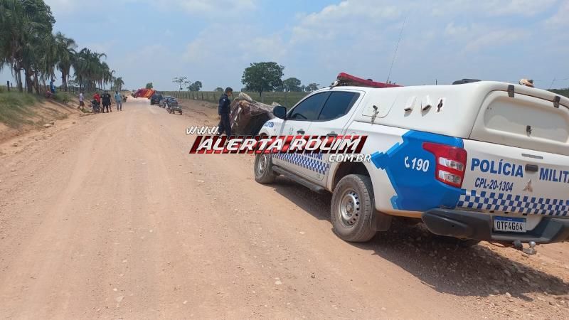 Após desviar de bezerro, motorista capotou carro nesta sexta-feira na zona rural de Rolim de Moura Após desviar de bezerro, motorista capotou carro nesta sexta-feira na zona rural de Rolim de Moura
