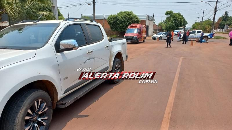 Colisão entre caminhonete e motocicleta deixou feridos neste sábado em Rolim de Moura Colisão entre caminhonete e motocicleta deixou feridos neste sábado em Rolim de Moura
