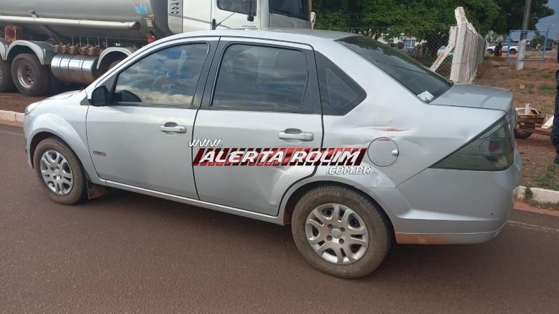 Colisão entre carro e moto deixou uma pessoa ferida nesta tarde em Rolim de Moura Colisão entre carro e moto deixou uma pessoa ferida nesta tarde em Rolim de Moura