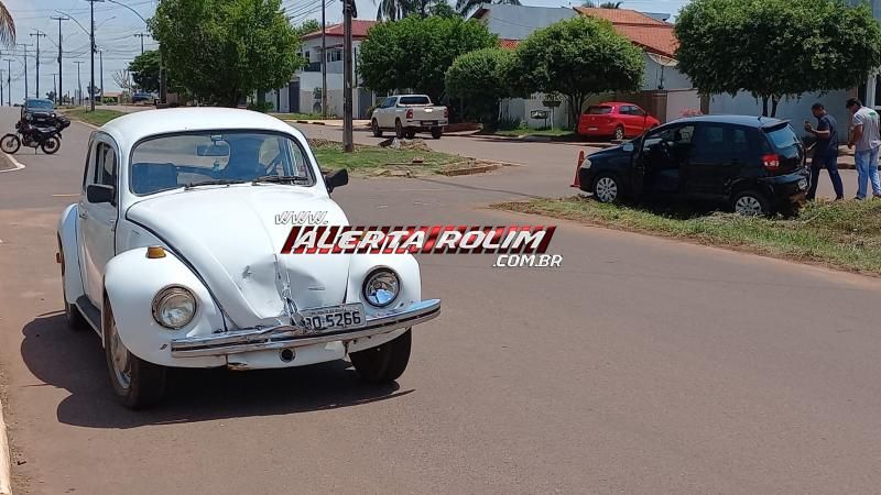 Colisão entre Fusca e Fox foi registrada nesta sexta-feira em Rolim de Moura Colisão entre Fusca e Fox foi registrada nesta sexta-feira em Rolim de Moura