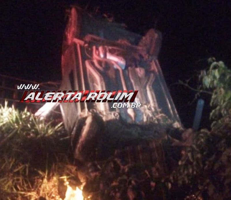 Condutora capotou carro na RO 383, em Rolim de Moura Condutora capotou carro na RO 383, em Rolim de Moura