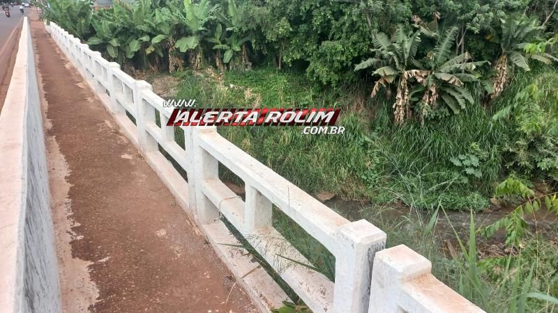 Durante ação rápida, equipe da PTRAN da PM evitou que mulher cometesse suicídio ao tentar pular de ponte em Rolim de Moura Durante ação rápida, equipe da PTRAN da PM evitou que mulher cometesse suicídio ao tentar pular de ponte em Rolim de Moura
