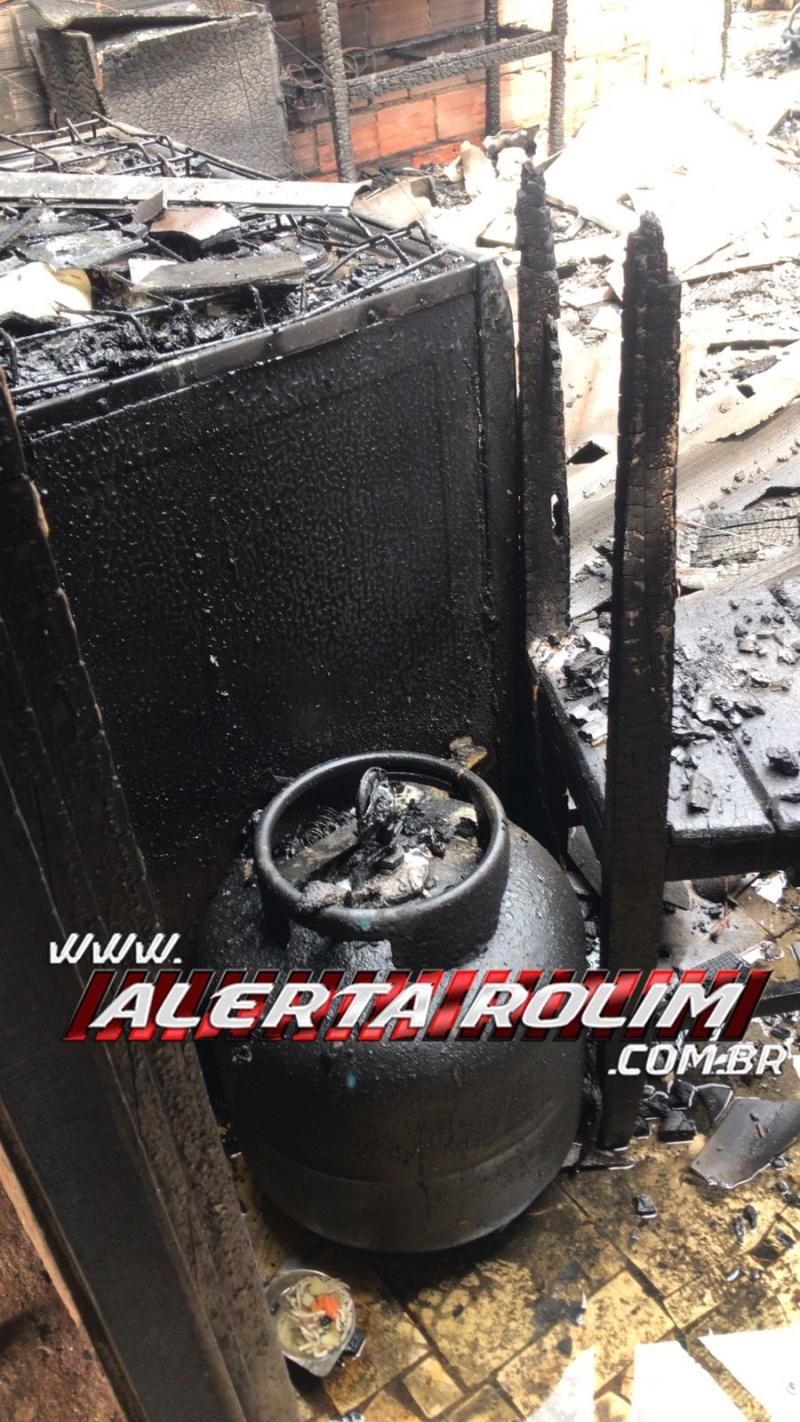 Incêndio em residência foi registrado nesta segunda-feira em Novo Horizonte do Oeste Incêndio em residência foi registrado nesta segunda-feira em Novo Horizonte do Oeste