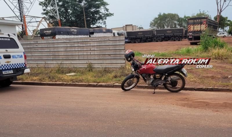 Motociclista foi socorrido com fratura após colisão com carro nesta manhã em Rolim de Moura Motociclista foi socorrido com fratura após colisão com carro nesta manhã em Rolim de Moura
