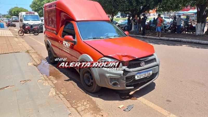 Motorista passou mal e atingiu outro carro no Centro de Rolim de Moura Motorista passou mal e atingiu outro carro no Centro de Rolim de Moura
