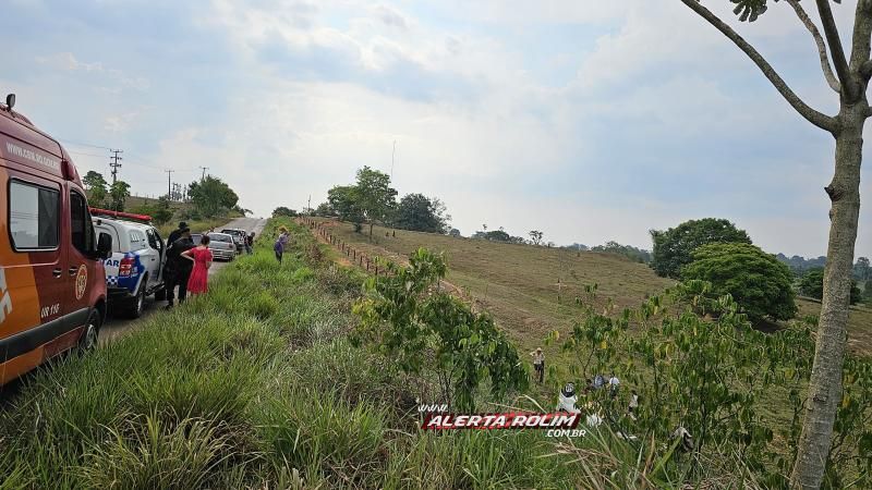 Passageira sofreu fratura na cabeça após carro capotar em ribanceira nesta tarde em Novo Horizonte do Oeste Passageira sofreu fratura na cabeça após carro capotar em ribanceira nesta tarde em Novo Horizonte do Oeste