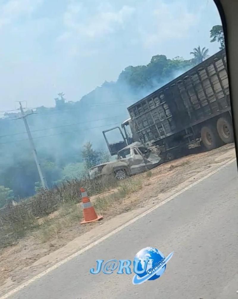 Tragédia na BR 364: Colisão entre caminhão boiadeiro e Strada em Ariquemes deixa vítima fatal Tragédia na BR 364: Colisão entre caminhão boiadeiro e Strada em Ariquemes deixa vítima fatal