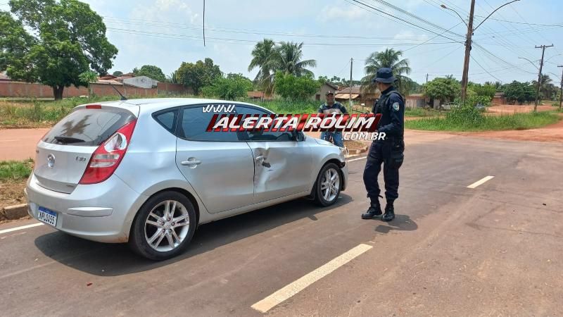 Segundo acidente do dia envolveu carro e moto e foi registrado na Rua Jaguaribe, em Rolim de Moura Segundo acidente do dia envolveu carro e moto e foi registrado na Rua Jaguaribe, em Rolim de Moura