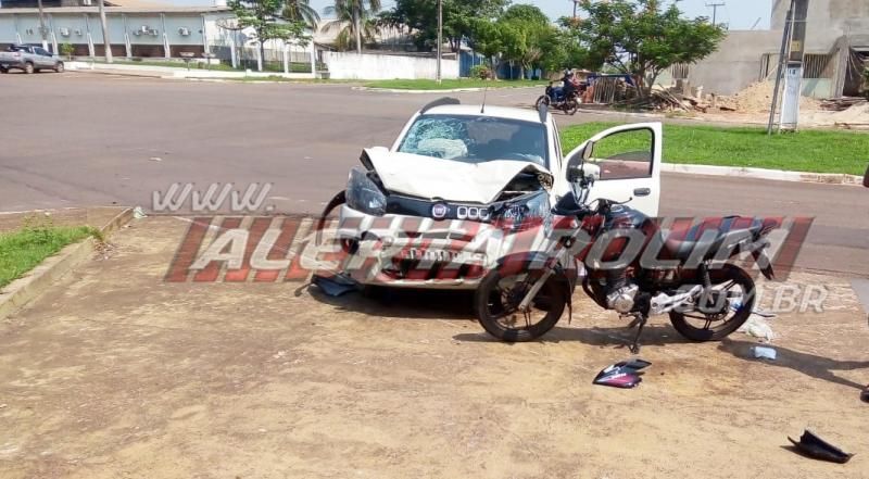 Acidente de trânsito envolvendo moto e carro deixou motociclista ferido nesta manhã de sábado, em Rolim de Moura Acidente de trânsito envolvendo moto e carro deixou motociclista ferido nesta manhã de sábado, em Rolim de Moura