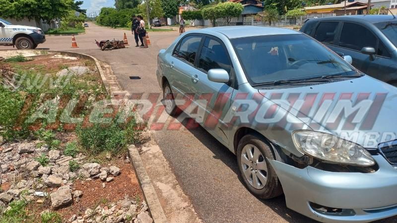Acidente envolvendo carro e moto deixou mulher ferida nesta quinta-feira, em Rolim de Moura Acidente envolvendo carro e moto deixou mulher ferida nesta quinta-feira, em Rolim de Moura