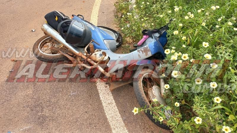 Acidente envolvendo carro e moto deixou uma pessoa ferida, em Rolim de Moura - Veja o vídeo da colisão Acidente envolvendo carro e moto deixou uma pessoa ferida, em Rolim de Moura - Veja o vídeo da colisão