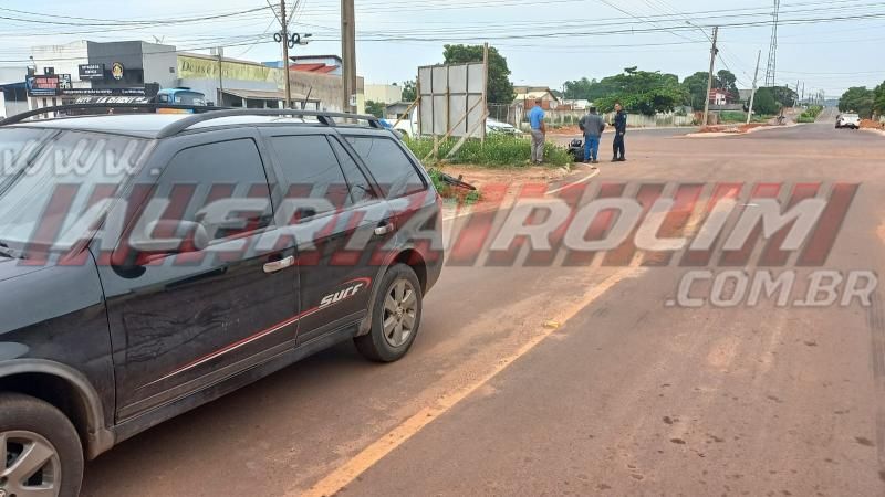 Acidente envolvendo carro e moto deixou uma pessoa ferida, em Rolim de Moura - Veja o vídeo da colisão Acidente envolvendo carro e moto deixou uma pessoa ferida, em Rolim de Moura - Veja o vídeo da colisão