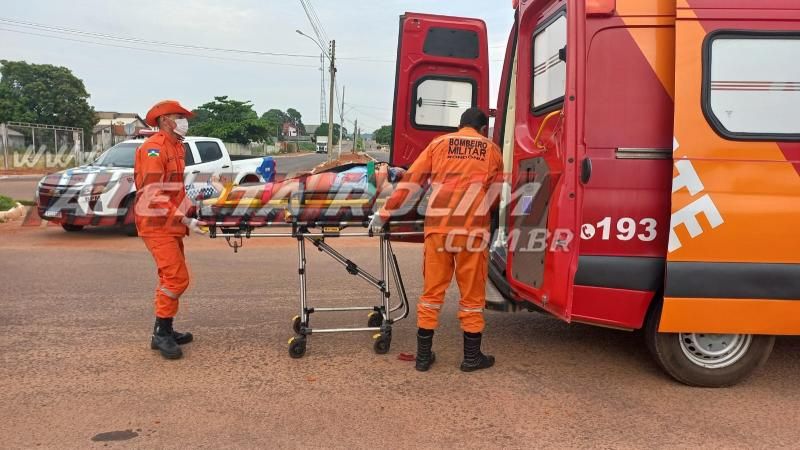 Acidente envolvendo carro e moto deixou uma pessoa ferida, em Rolim de Moura - Veja o vídeo da colisão Acidente envolvendo carro e moto deixou uma pessoa ferida, em Rolim de Moura - Veja o vídeo da colisão