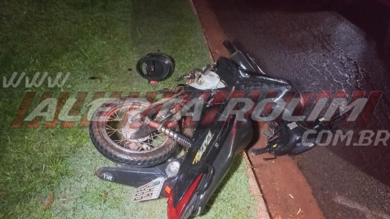 Colisão entre caminhonete e motoneta deixou uma pessoa ferida nesta noite em Rolim de Moura Colisão entre caminhonete e motoneta deixou uma pessoa ferida nesta noite em Rolim de Moura